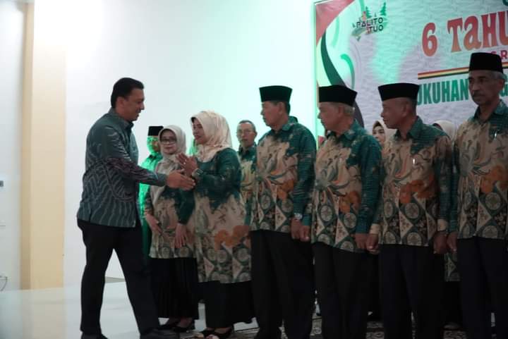 Pj Wako Sonny BP saat salami pengurus terpilih PWRI Kota Padang Panjang